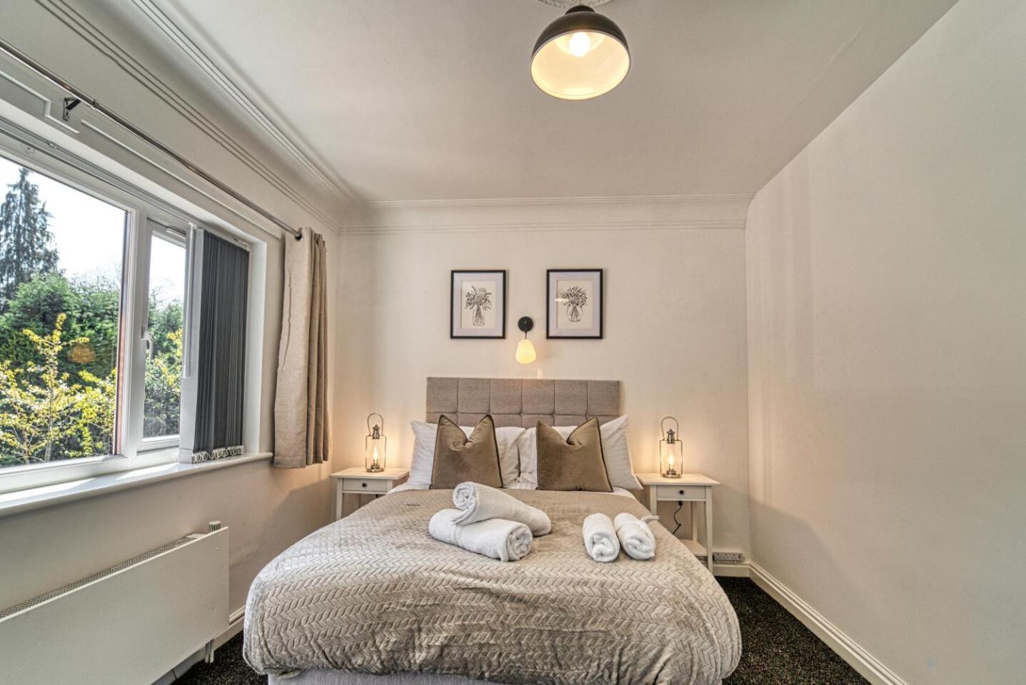 Host & Stay - Chester House Retreat Kidderminster Bagian luar foto