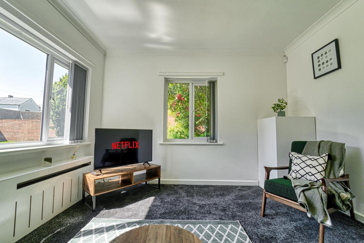 Host & Stay - Chester House Retreat Kidderminster Bagian luar foto