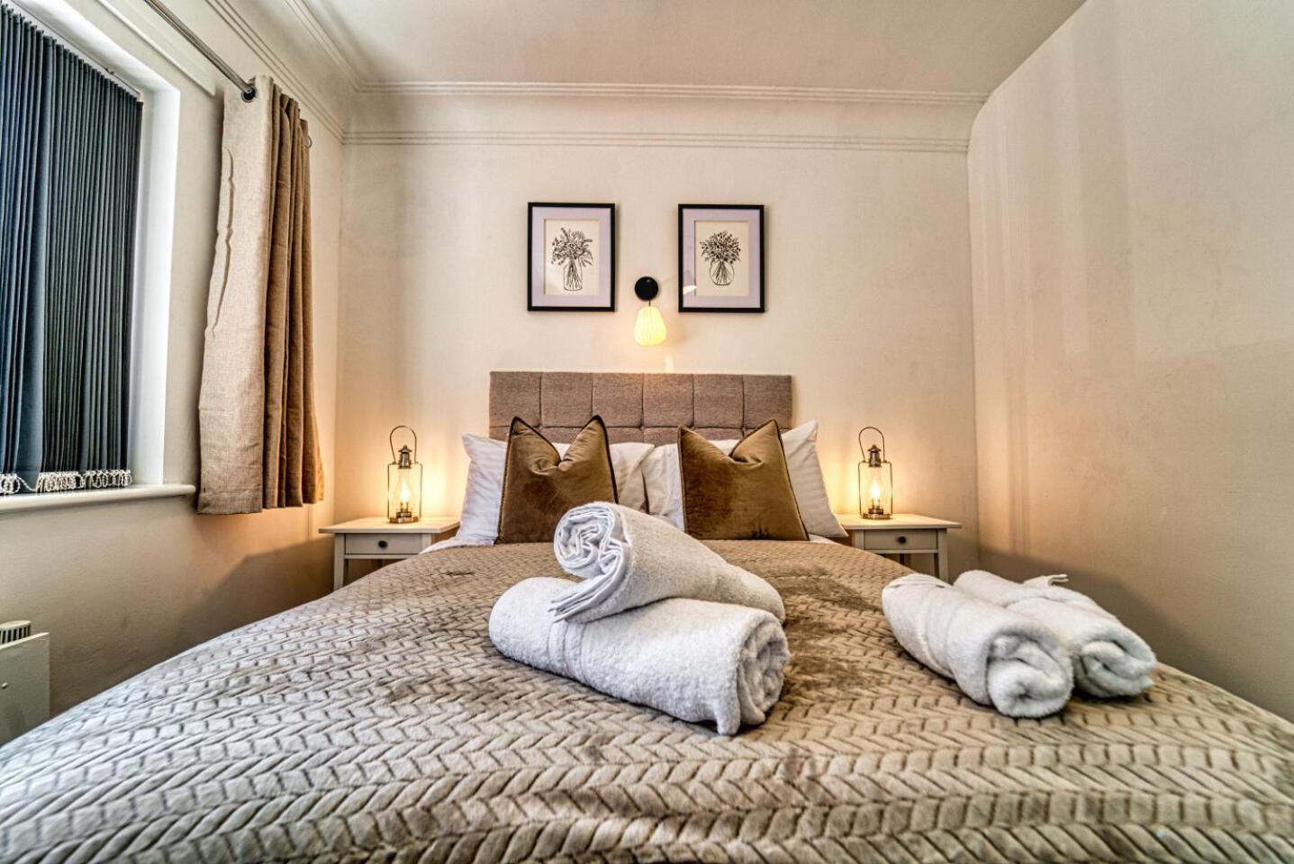 Host & Stay - Chester House Retreat Kidderminster Bagian luar foto
