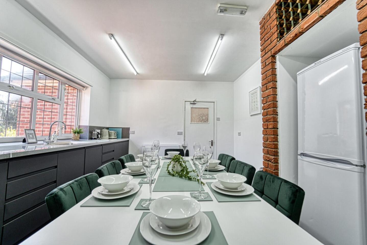 Host & Stay - Chester House Retreat Kidderminster Bagian luar foto